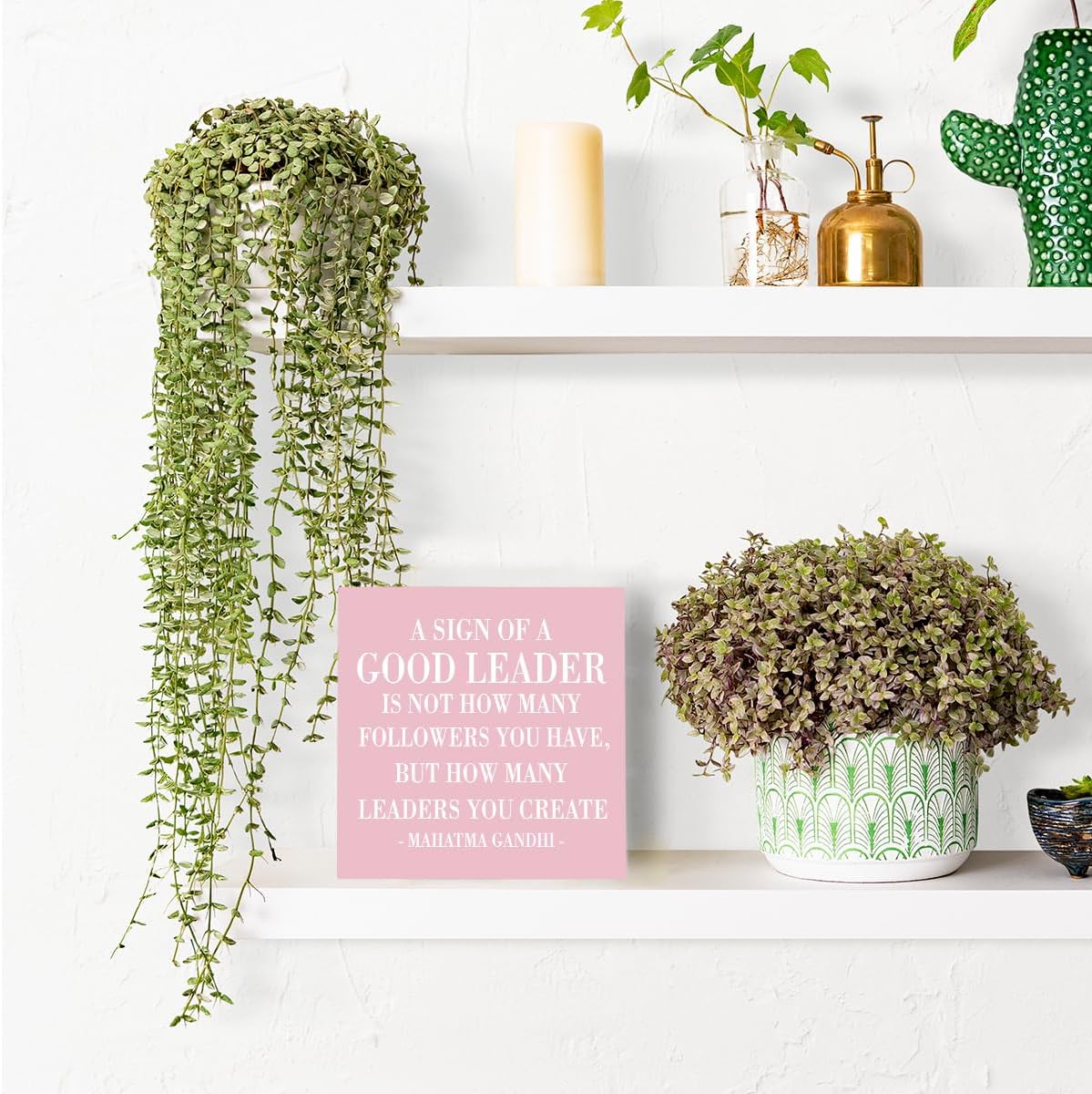 Inspirational A Sign of A Good Leader Wooden Box Office Decor Rustic Pink Wood Block Plaque for Boss Mentor Home Office Desk Shelf Table Decoration Leadership Gift
