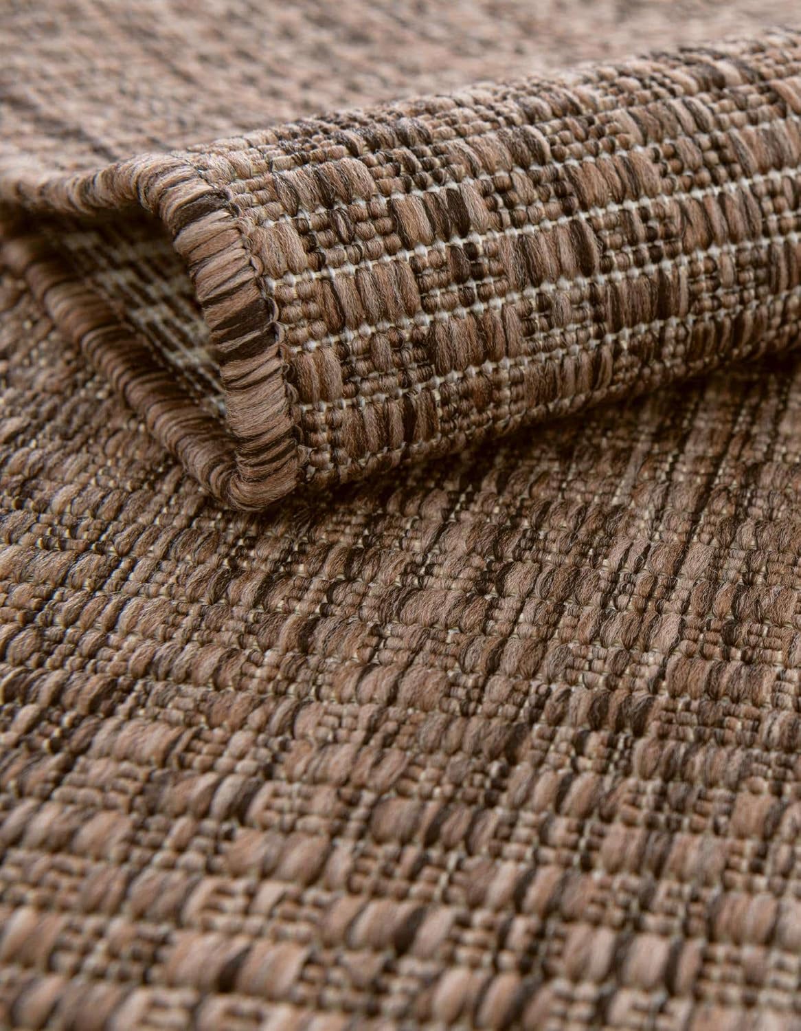 Unique Loom Outdoor Solid Collection Area Rug (4' 1" x 6' 1" Oval Light Brown/Ivory)