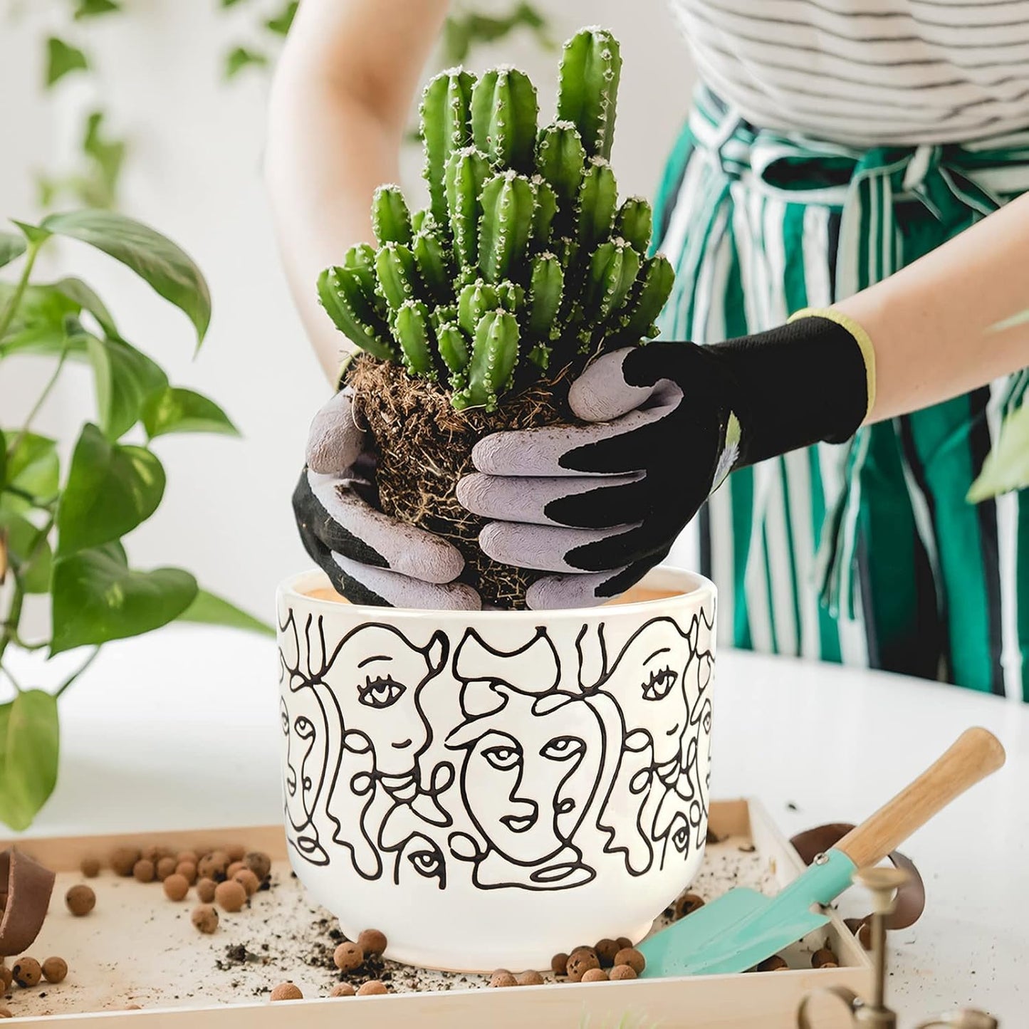 Docrin Plant Pots Indoor with Drainage : 6.6+5.4 Inch Ceramic Flower Pots for Plants - Set of 2 Modern Decorative Face Planters for House/Office/Gift - /Black and White