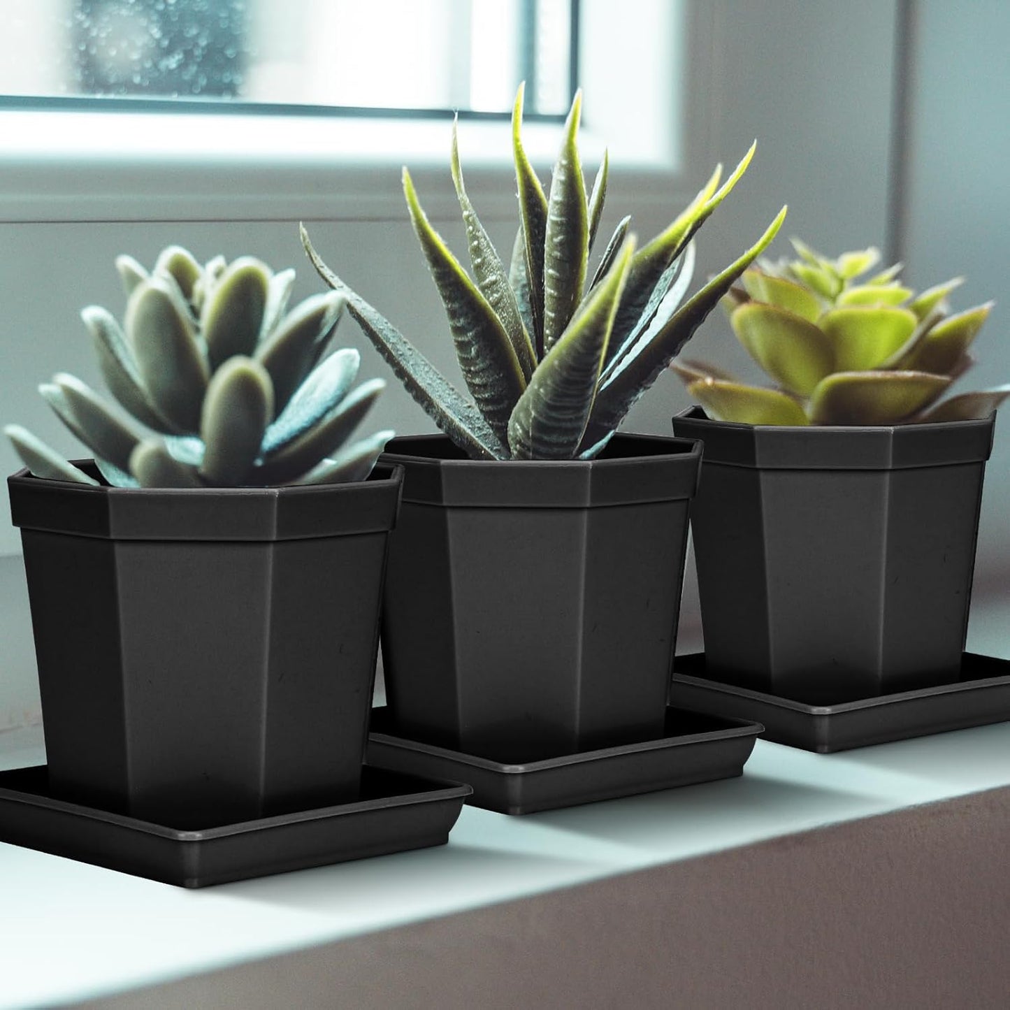 Square Plant Saucer 18 Inch 2 Pack, Plastic Plant Saucer, Garden Large Deep Plant Trays for Pots, Heavy Duty Plant Pot Saucers, Planters for Indoors and Outdoors Plants Black.