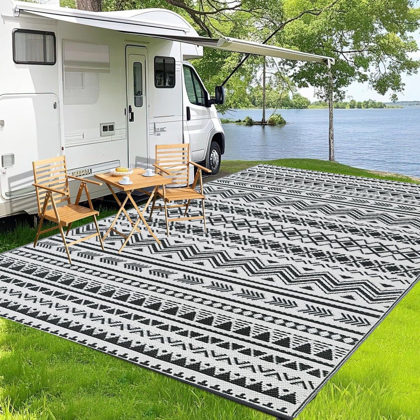 WILDROOTS 4x6 Feet Black and White Plastic Outdoor Rug, Stain Resistant Waterproof Reversible Outdoor Patio Rug, Fade Resistant Camping Rug