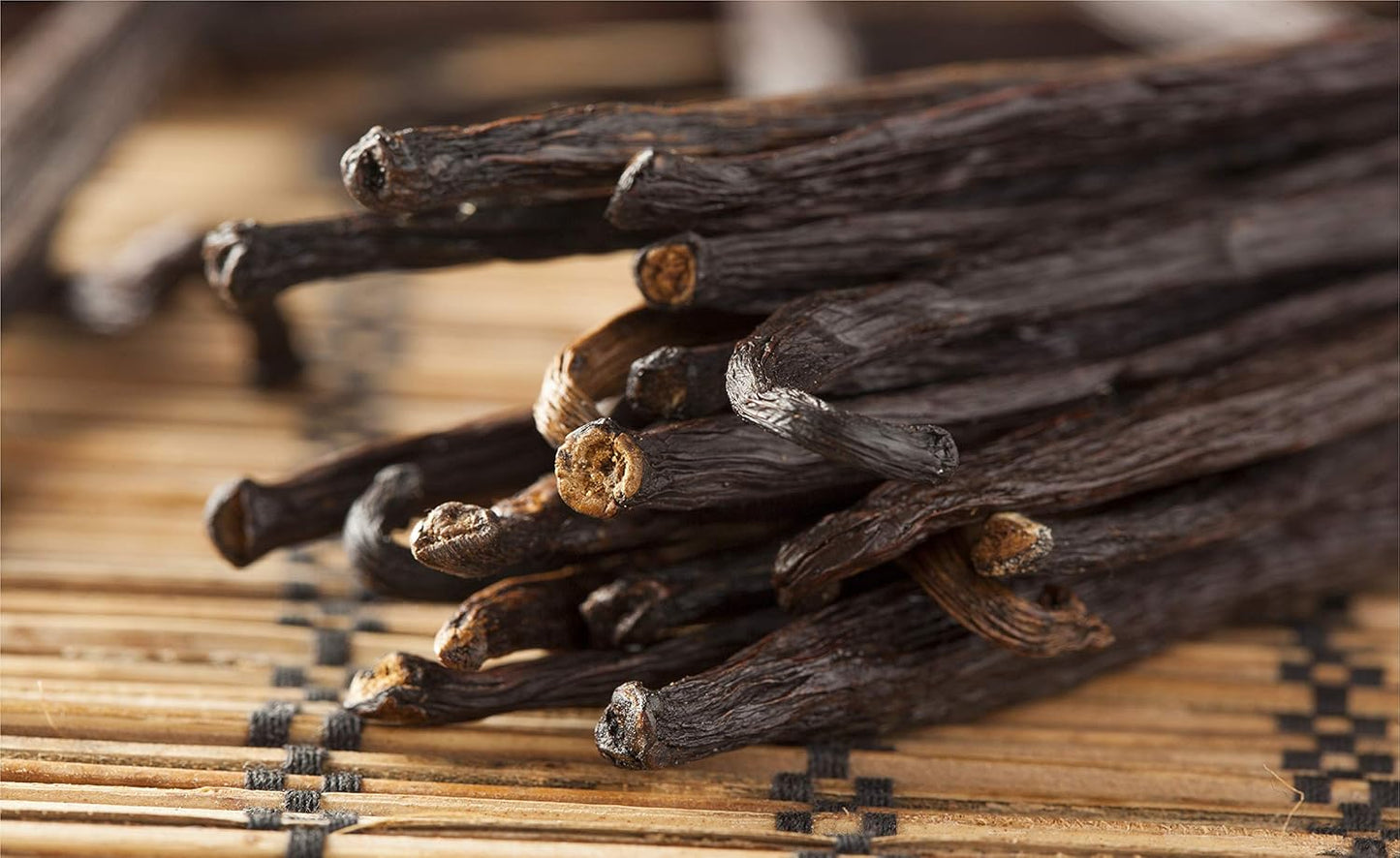 25 Vanilla Beans - Whole Extract Grade B Pods for Baking, Homemade Extract, Brewing, Coffee, Cooking - Tahitian