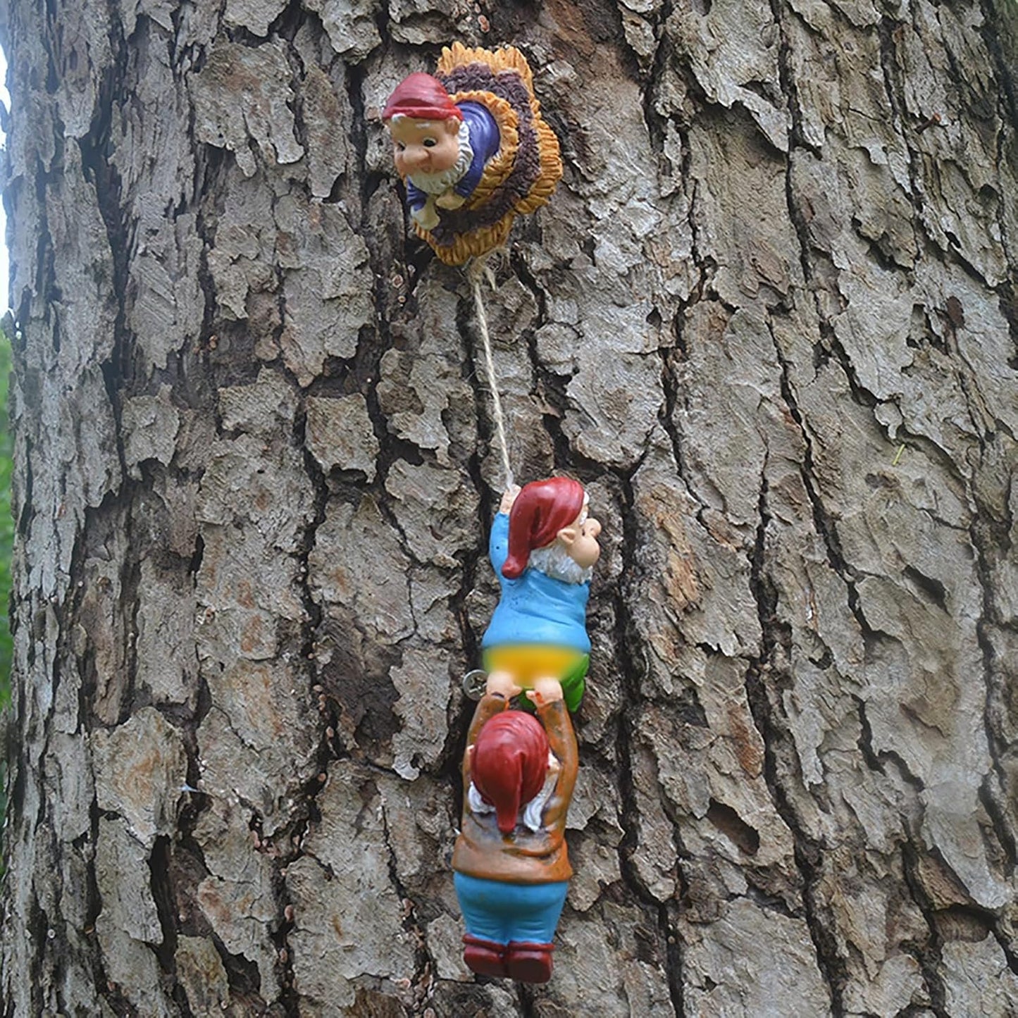 Outdoor Garden Gnome Climbing Rope Statue,Garden Gnomes Statue, Resin Garden Tree Hugger Outdoor Decor Accessories, Miniature Figurines Micro Garden Gnome Landscape Figurine for Lawn Balcony Patio