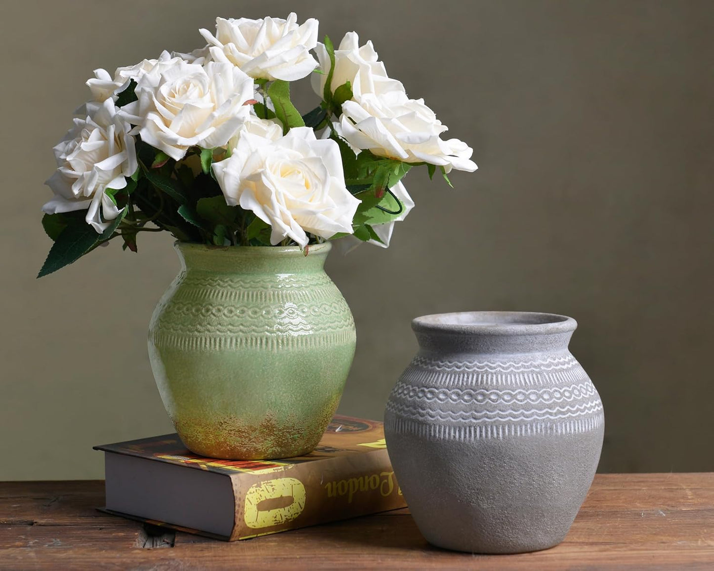 Quoowiit Ceramic Rustic Farmhouse Vase, Green Distressed Flower Vase for Home Decor, Boho Decorative Vases for Centerpiece Table Decorations, Vases for Living Room Kitchen Entryway Mantle Shelf Decor