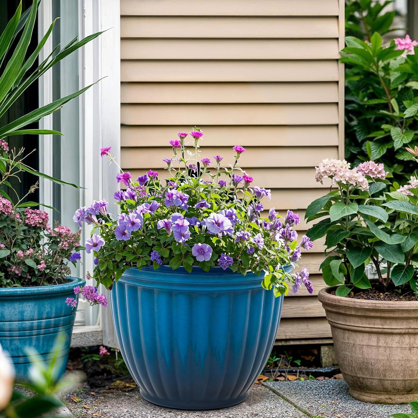 15" Outdoor Large Flower Pots (Set of 2), Gradient Blue Plastic Planters with 3D Texture, Weather-Resistant for Garden, Patio, Porch or Indoor Use