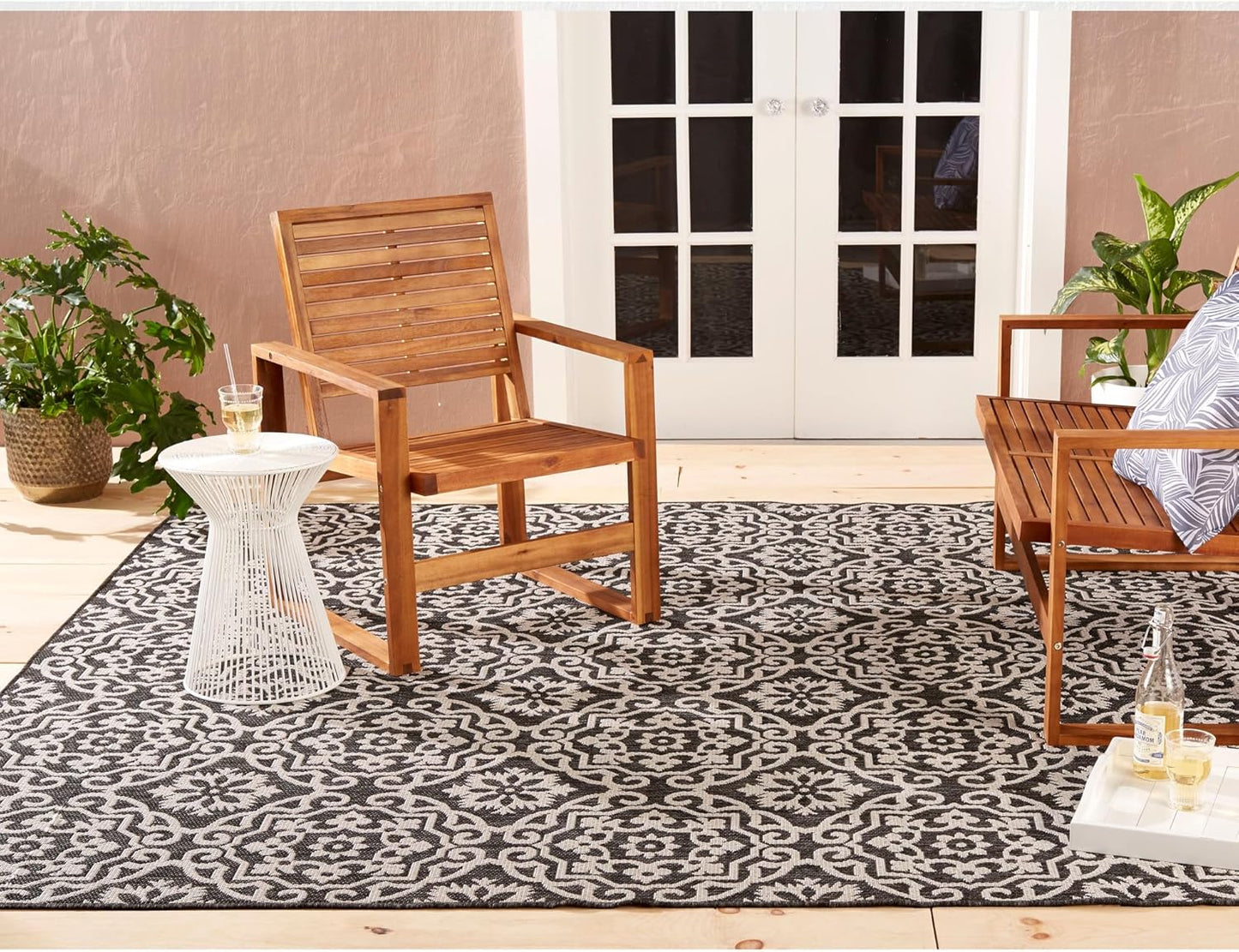 Nicole Miller New York Patio Country Julia Transitional Geometric Indoor/Outdoor Area Rug, Black/Grey, 3'11"x5'2"