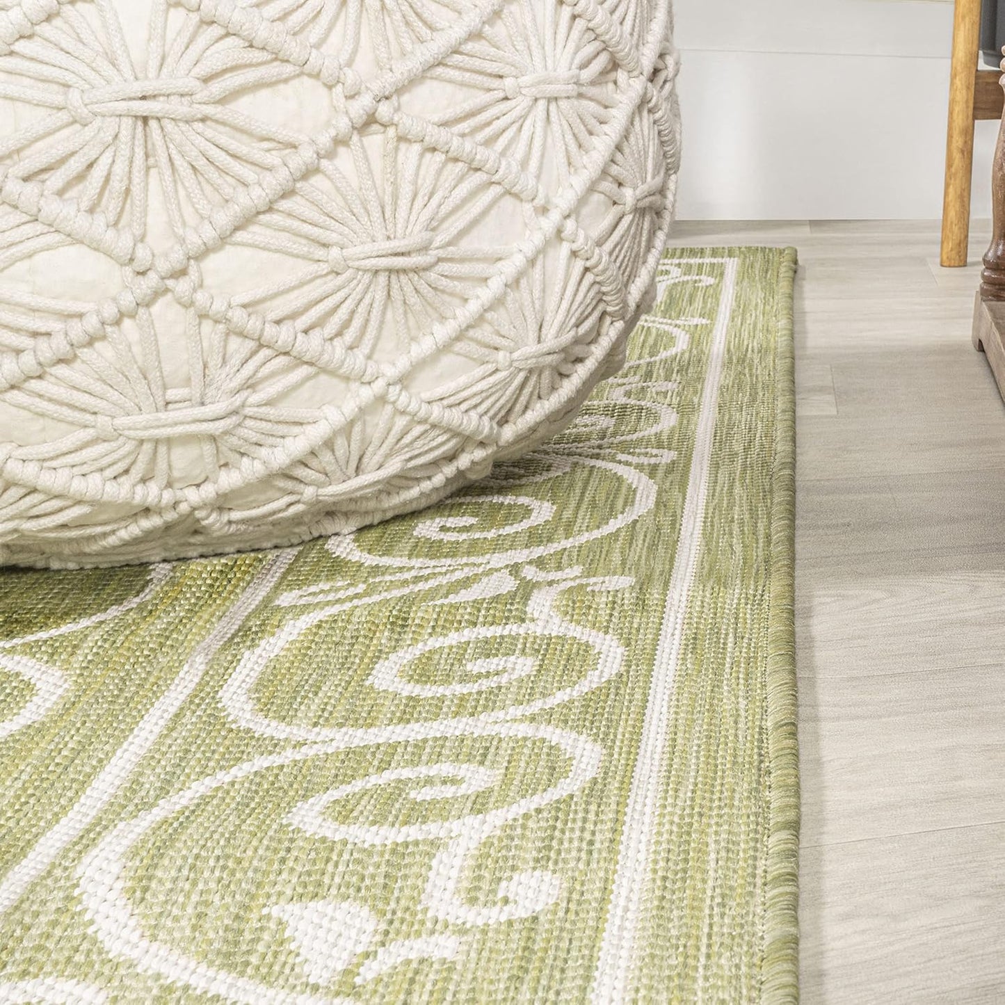 JONATHAN Y SMB106H-5R Charleston Vintage Filigree Textured Weave Indoor Outdoor Area Rug, Bohemian Coastal Traditional Easy-Cleaning,Bedroom,Kitchen,Backyard,Patio,Non Shedding, 5' Round, Green/Cream