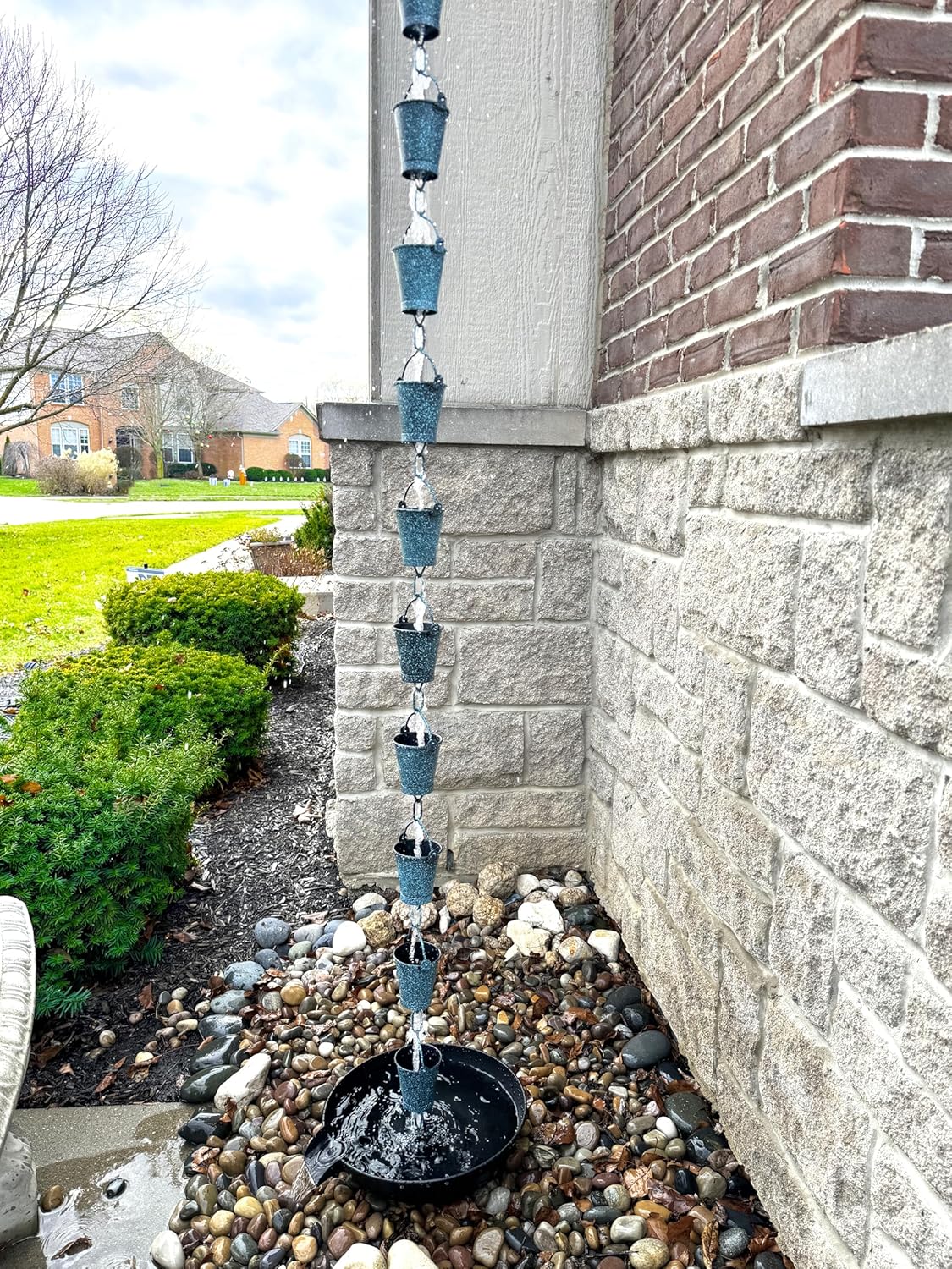 U-nitt Rain Chain Water Collection for Gutters, Rainwater Catcher & Diverter, 8.5 FT Chains for Outside Garden, Patina Bucket Cups, Roof Downspout, Works with Heavy Rain, w/Gutter Clip for Rainchains
