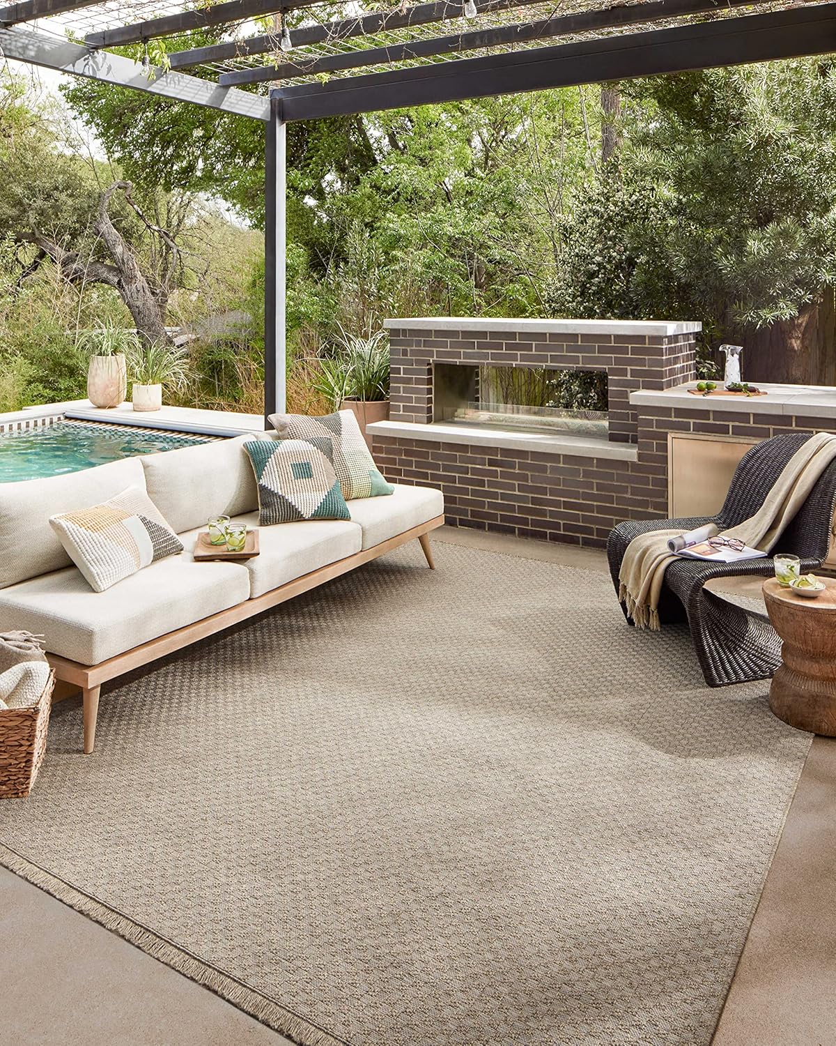 Loloi Dawn Collection Indoor/Outdoor DAW-02 Tan 2'-3" x 3'-9" Accent Rug