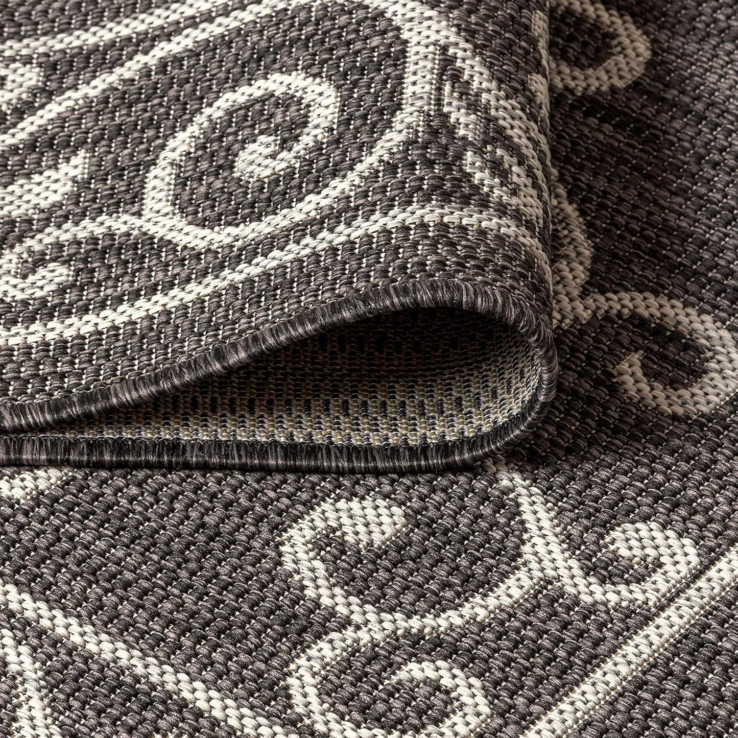JONATHAN Y SMB106G-9R Charleston Vintage Filigree Textured Weave Black/Gray 9' Round Indoor/Outdoor Area Rug, Pet Friendly, Non-Shedding, Stain Resistant, Easy-Cleaning for Backyard, Patio, Porch